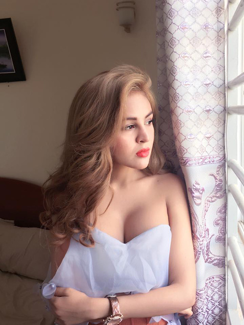Nhan sắc diễn viên Campuchia bị cấm đóng phim vì quá sexy
