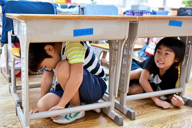 Nhật Bản phát cẩm nang hướng dẫn tự vệ khi bị Triều Tiên tấn công
