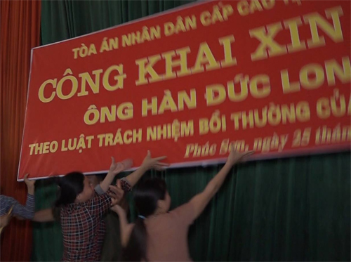 Hỗn loạn tại buổi tòa án xin lỗi ông Hàn Đức Long