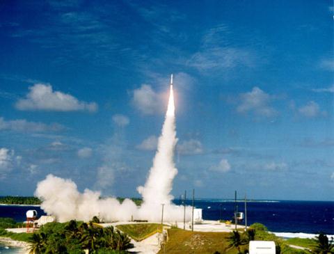 Mỹ phóng Minuteman III khi tình hình Triều Tiên nóng Mỹ phóng Minuteman III khi tình hình Triều Tiên nóng
