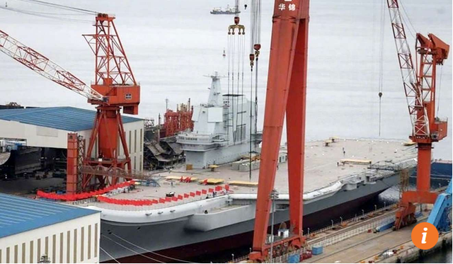 Trung Quốc hạ thủy tàu sân bay nội địa đầu tiên