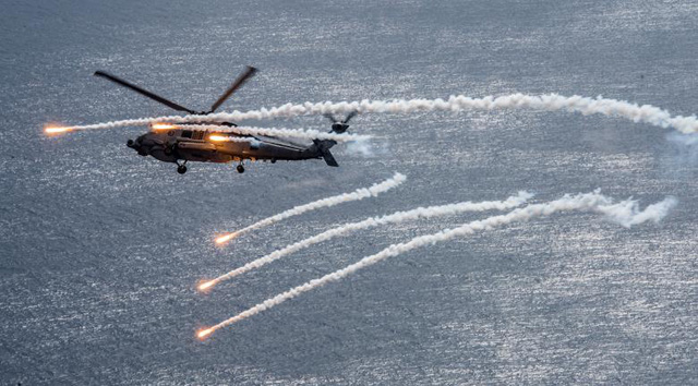 Tàu sân bay Mỹ phô diễn sức mạnh trên đường tới bán đảo Triều Tiên
