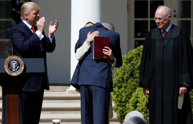 Dấu ấn 100 ngày đầu tại nhiệm của Tổng thống Donald Trump (1)