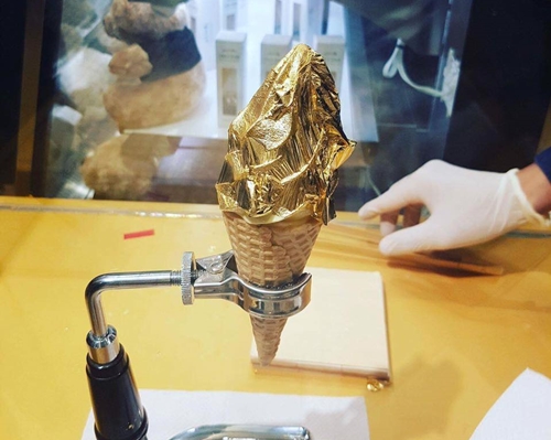 Bốn món ăn ngoại đắt tiền hút khách ở Sài Gòn