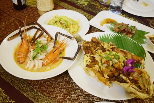 Bốn món ăn ngoại đắt tiền hút khách ở Sài Gòn