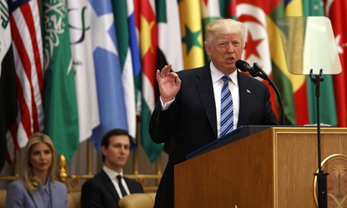 Bài phát biểu lay động thế giới Hồi giáo của ông Trump