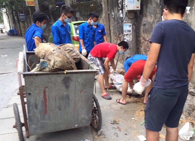 Xóa bãi rác tự phát bằng điểm hoa sắc màu