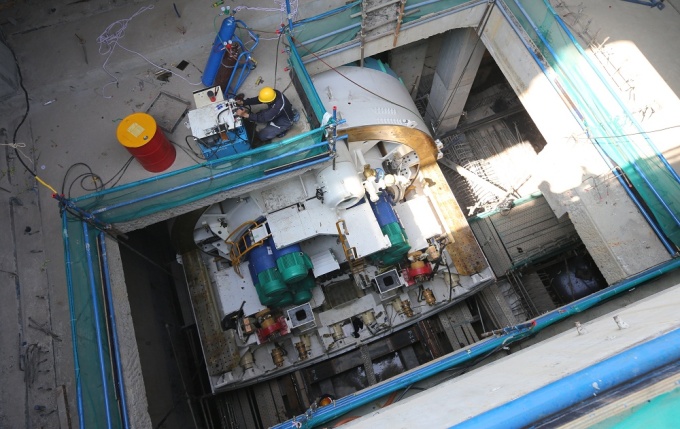 Hai tháng lắp robot 300 tấn đào hầm tuyến metro ở TP HCM