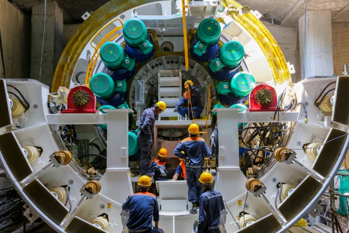 Hai tháng lắp robot 300 tấn đào hầm tuyến metro ở TP HCM