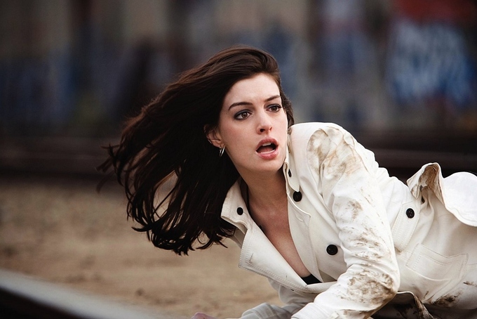 Nhan sắc Anne Hathaway trên màn ảnh qua 16 năm