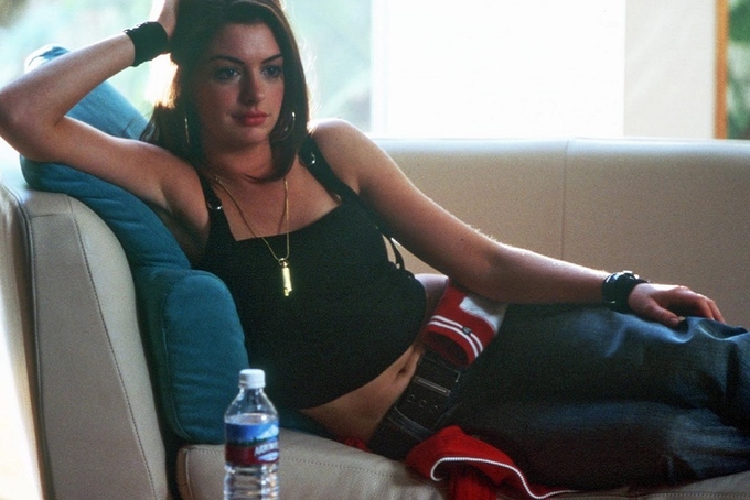 Nhan sắc Anne Hathaway trên màn ảnh qua 16 năm