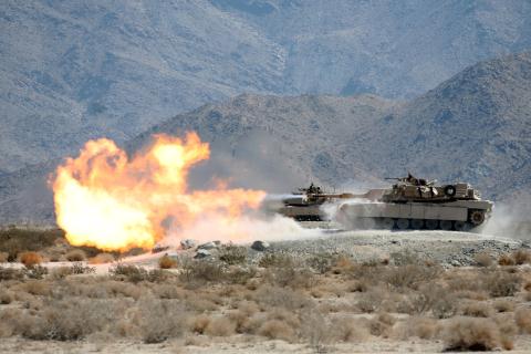 Báo Mỹ: Tăng Abrams mạnh hơn T-90A
