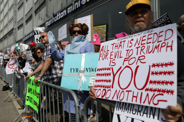 Ông Trump đối mặt làn sóng biểu tình ngay lần đầu trở lại New York
