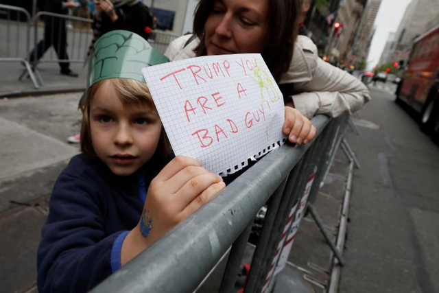 Ông Trump đối mặt làn sóng biểu tình ngay lần đầu trở lại New York