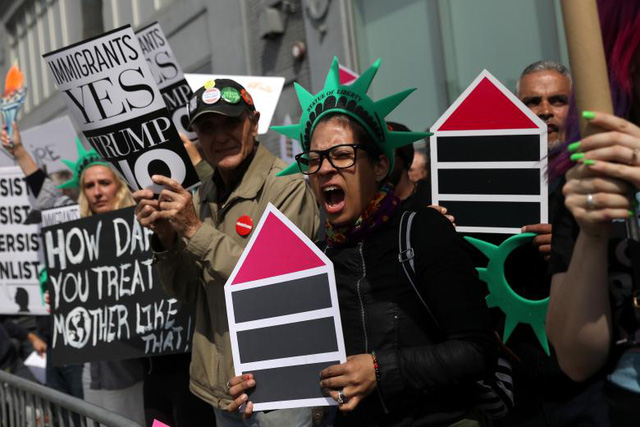 Ông Trump đối mặt làn sóng biểu tình ngay lần đầu trở lại New York