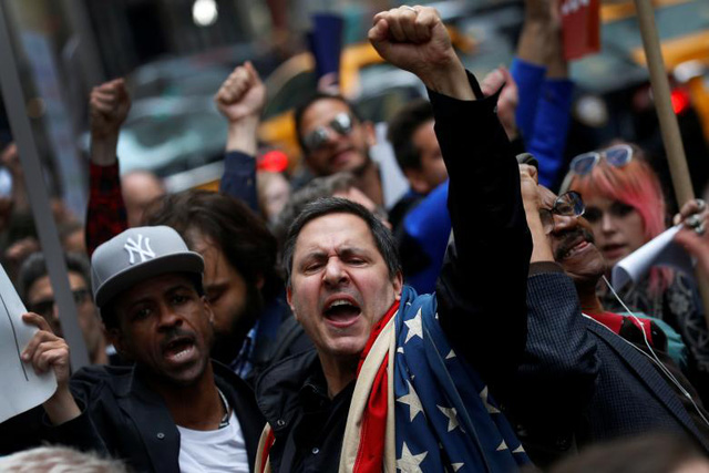 Ông Trump đối mặt làn sóng biểu tình ngay lần đầu trở lại New York