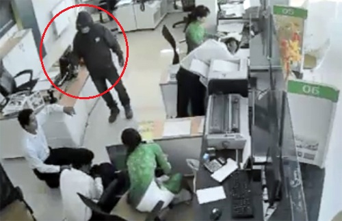 Kẻ bịt mặt cướp hơn 2 tỷ trong ngân hàng bị bắt