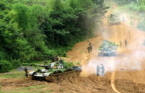 Giáp phản ứng nổ Việt Nam chế tạo bảo vệ xe tăng