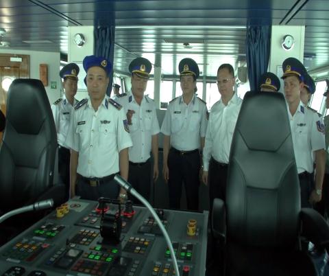 Hình ảnh tàu Cảnh sát biển Việt Nam tại Trung Quốc