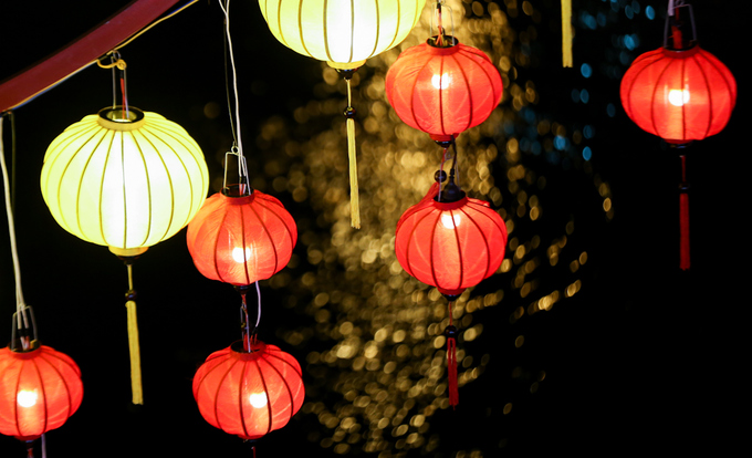 Hàng nghìn lồng đèn lung linh bên kênh Nhiêu Lộc