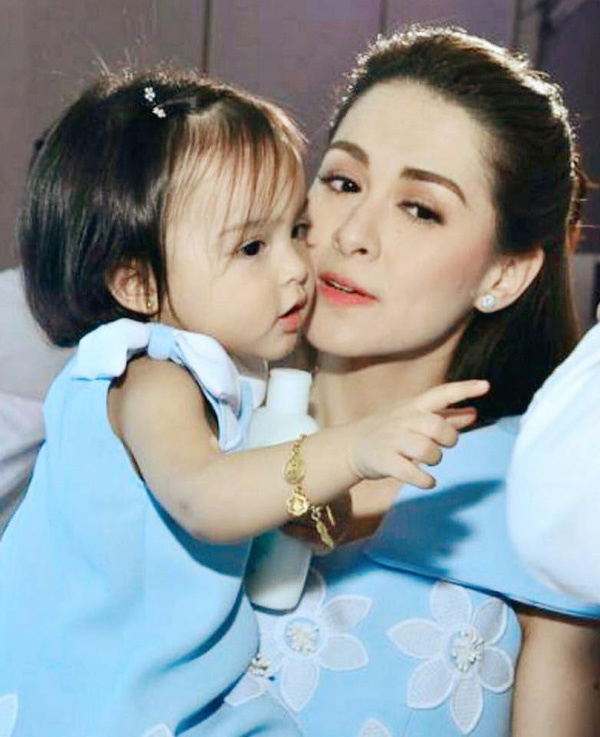 Vẻ xinh xắn của con gái 'Mỹ nhân đẹp nhất Philippines'