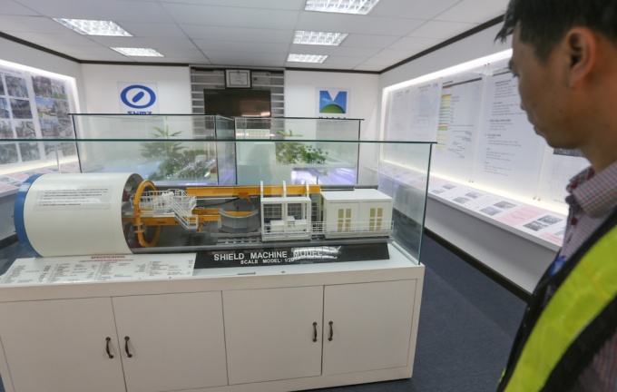 Hai tháng lắp robot 300 tấn đào hầm tuyến metro ở TP HCM