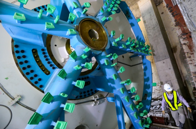 Hai tháng lắp robot 300 tấn đào hầm tuyến metro ở TP HCM