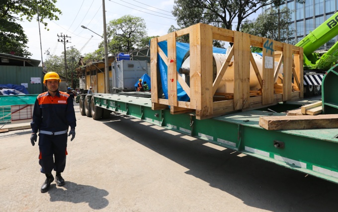 Hai tháng lắp robot 300 tấn đào hầm tuyến metro ở TP HCM