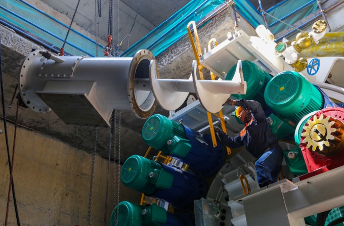 Hai tháng lắp robot 300 tấn đào hầm tuyến metro ở TP HCM