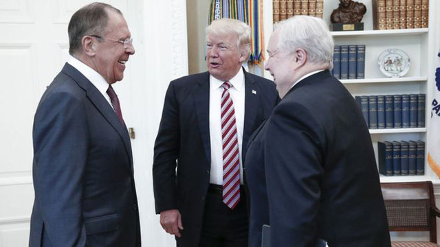 Ông Trump có phạm luật nếu tiết lộ thông tin mật?