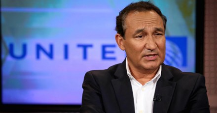 CEO của United Airlines điều trần trước Quốc hội vụ David Dao