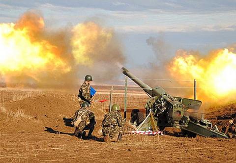 Ngoại trưởng Ukraine thăm Mỹ, Donbass chìm trong lửa đạn