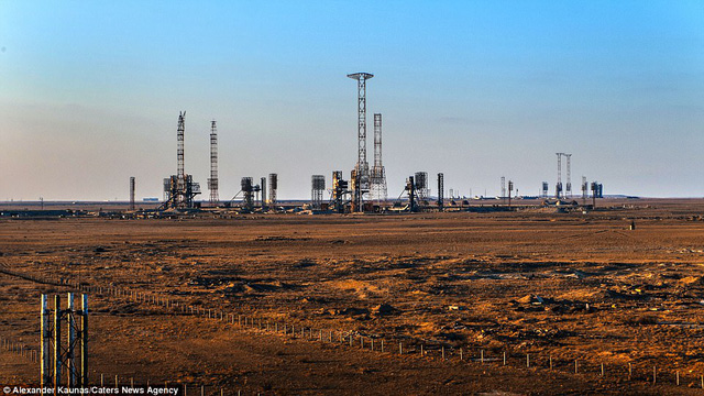 Bên trong "nghĩa địa" tàu con thoi của Nga trên sa mạc Kazakhstan