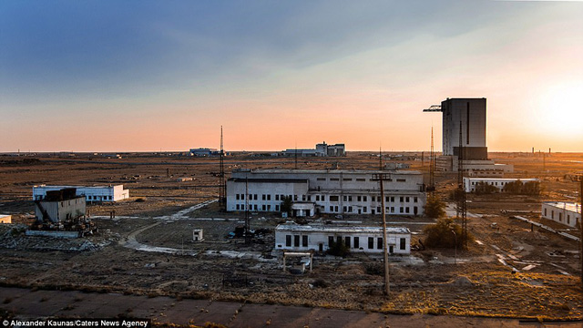 Bên trong "nghĩa địa" tàu con thoi của Nga trên sa mạc Kazakhstan