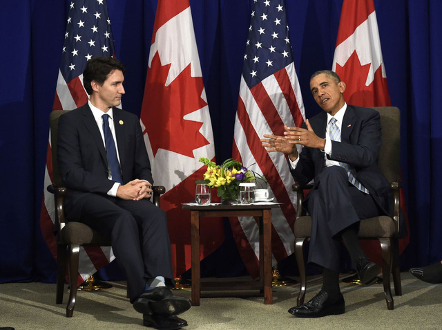 Thủ tướng Canada gây sốt vì đi tất “cọc cạch” khi tiếp lãnh đạo thế giới