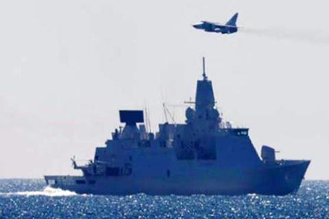 Thủy thủ Hà Lan không nghỉ việc khi Su-24M sượt qua đầu