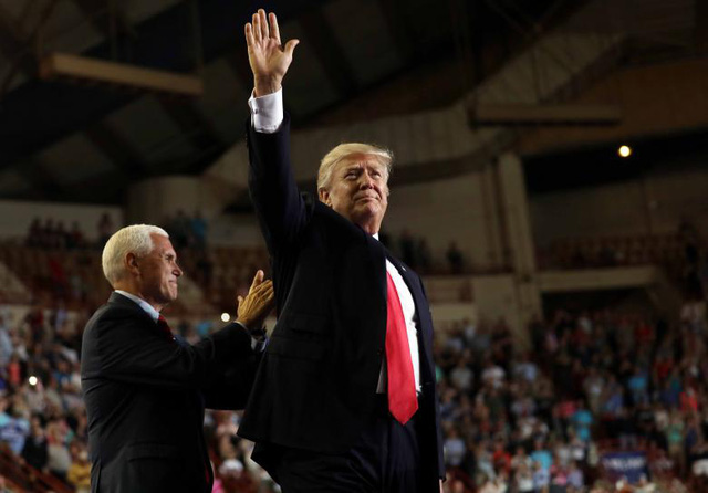 Tổng thống Trump mừng 100 ngày tại vị đầu tiên