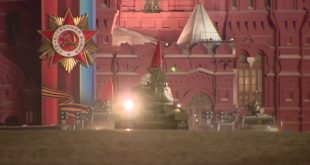 vladimir-putin-s-army-puts-on-a-show-of-strength-daily-mail-online-1494126637809