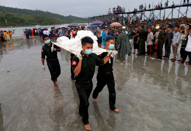 Myanmar tìm thấy 29 thi thể nạn nhân vụ máy bay rơi