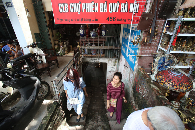 Chợ phiên đá quý nhộn nhịp giữa Thủ đô