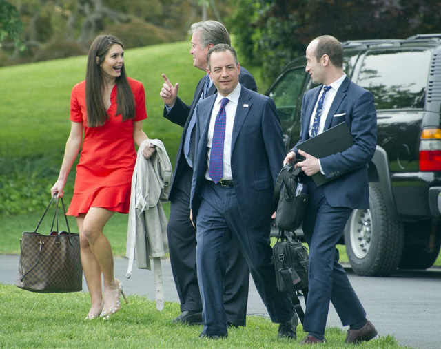 Cố vấn truyền thông xinh đẹp và quyền lực của ông Trump
