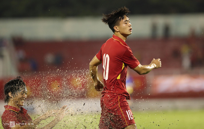 Trận thủy chiến giữa Việt Nam và Đông Timor ở sân Thống Nhất