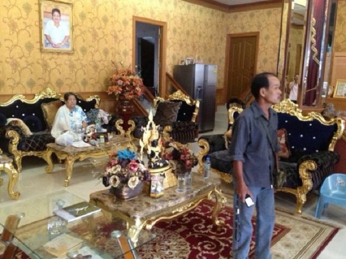 Lối sống của nhà sư ăn chơi khét tiếng Thái Lan