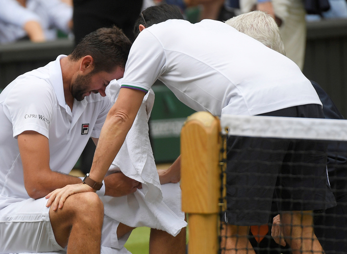 Cilic khóc nức nở vì chấn thương khi đấu Federer