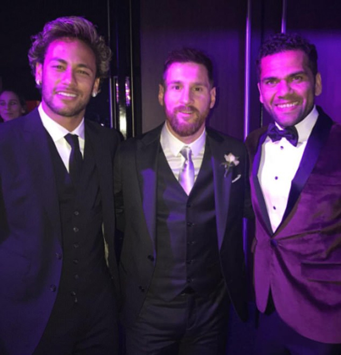 Khoảnh khắc bối rối của vợ chồng Messi trong đám cưới