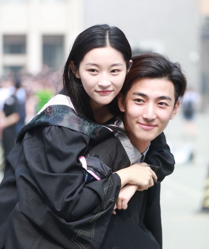 Lễ tốt nghiệp tại học viện nhiều mỹ nữ nhất Trung Quốc