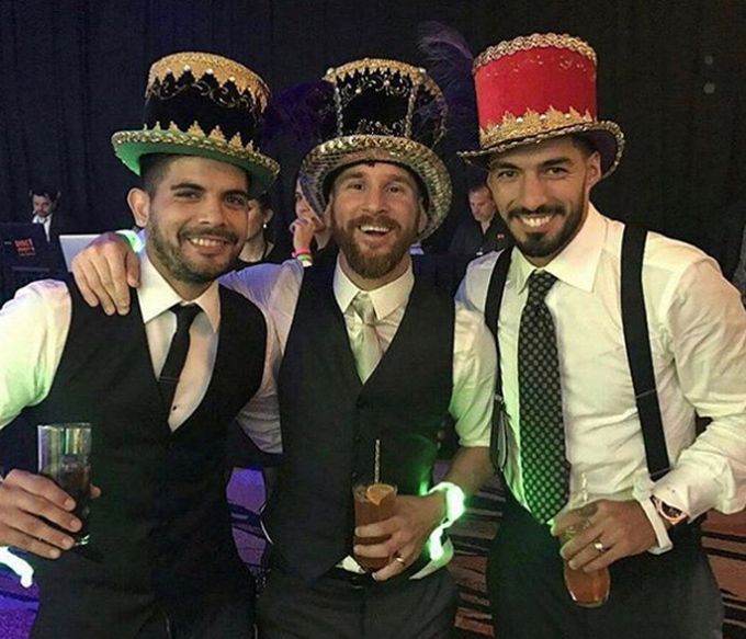 Khoảnh khắc bối rối của vợ chồng Messi trong đám cưới