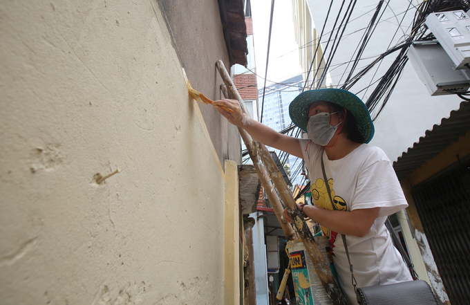Cựu binh Mỹ âm thầm làm đẹp ngõ phố Hà Nội