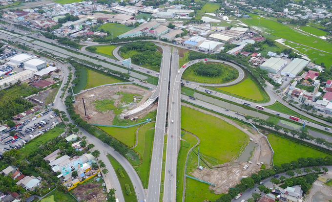 Những cây cầu uốn lượn giải tỏa ùn tắc ở TP HCM