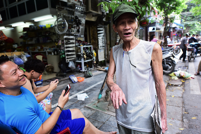 Cuộc sống trong căn nhà 2 mét vuông giữa phố cổ Hà Nội